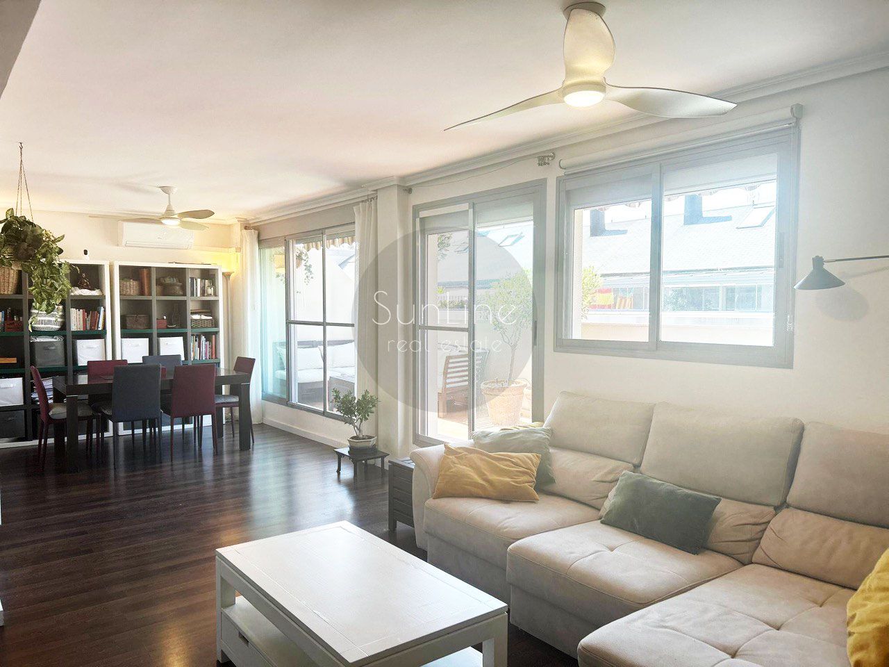Living room of Duplex for sale in  Valencia Capital  with Air Conditioner, Terrace and Furnished