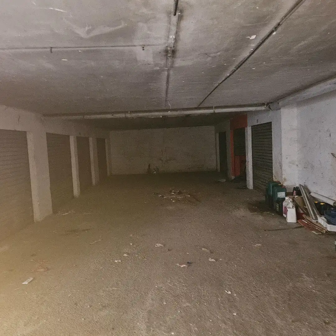 Garage zum Verkauf in Banyoles