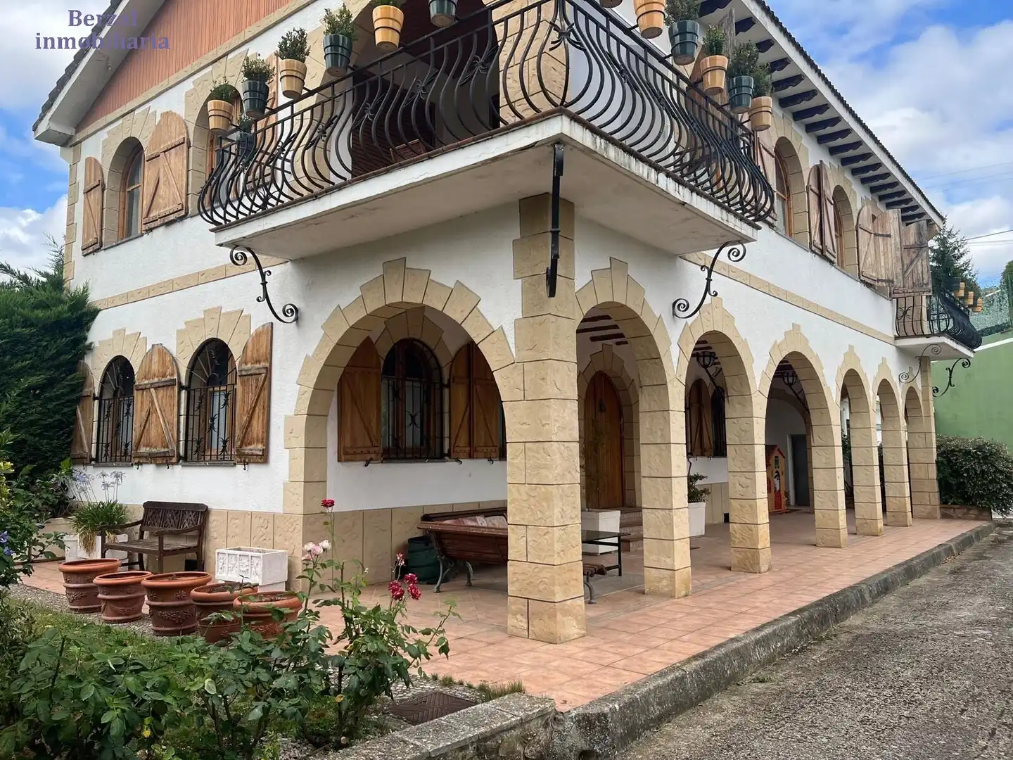 Vista exterior de Casa o xalet en venda en Nalda amb Jardí privat, Terrassa i Traster
