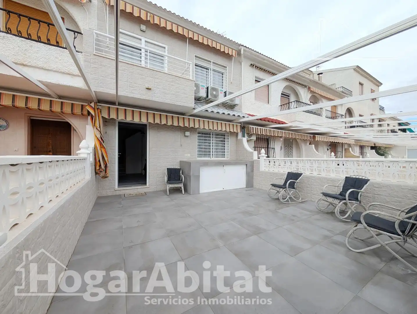 Vista exterior de Casa o xalet en venda en Santa Pola amb Aire condicionat, Terrassa i Moblat