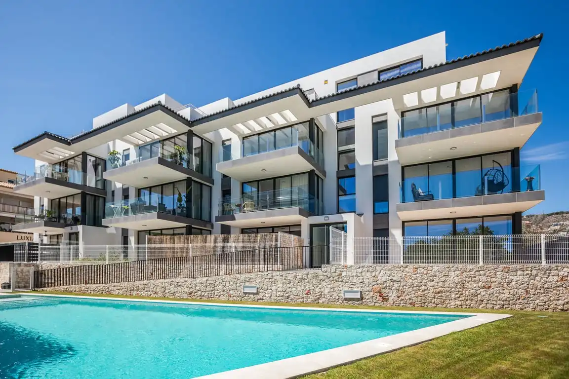 Apartament amb piscina de lloguer a Avinguda Augusta, imagen 2