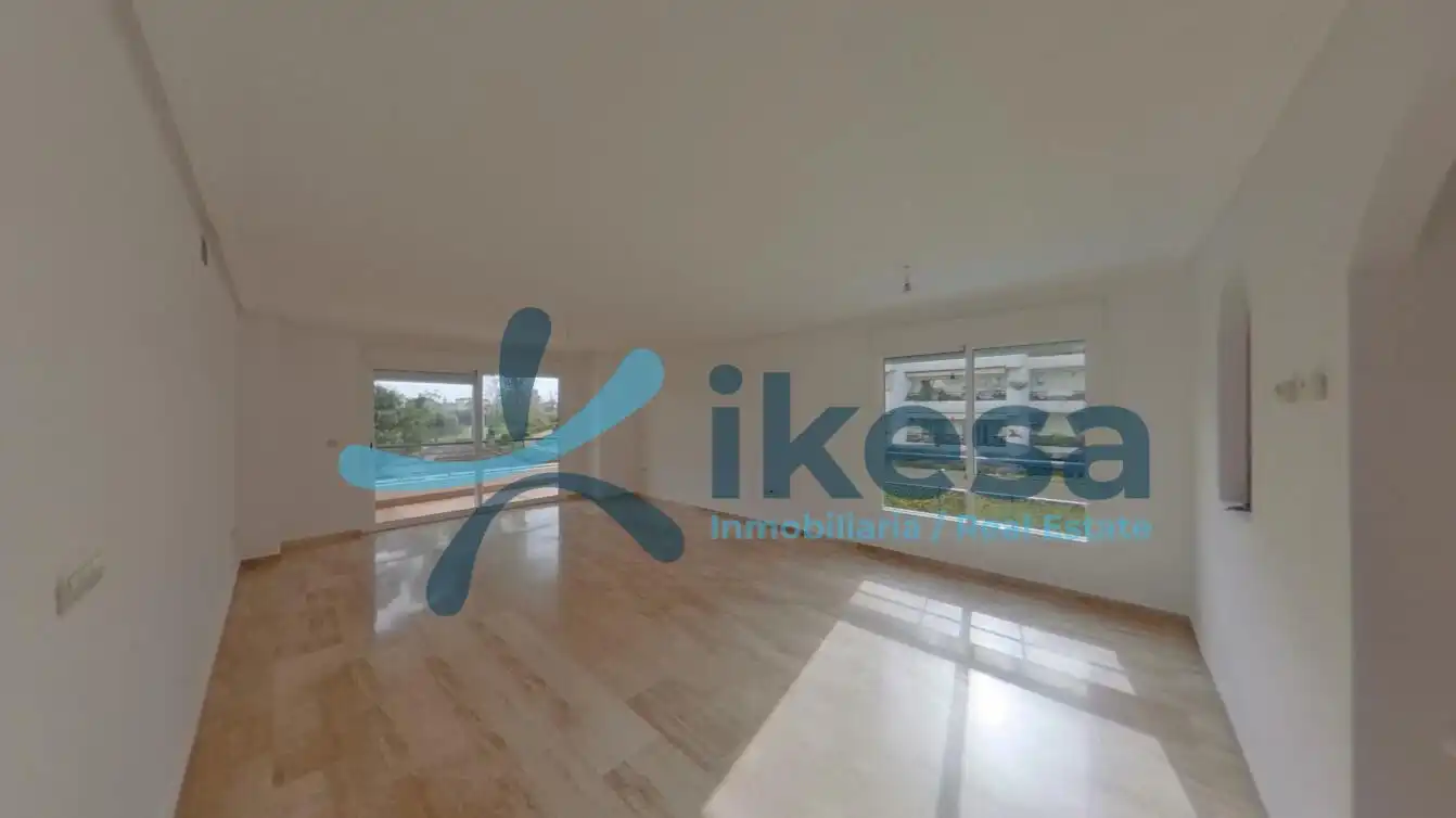 Sala de estar de Piso en venta en San Pedro de Alcántara