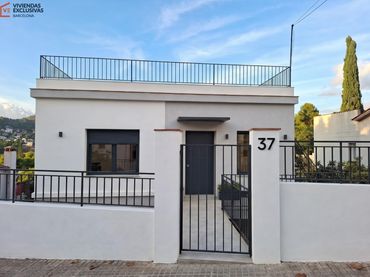 Casa amb balcó en venda a Carrer SANT JOSEP