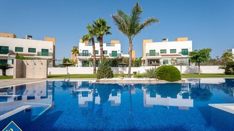 Villa con piscina comunitaria, en la provincia de Alicante, en Rojales, en la ciudad de Ciudad Quesada. 3 habitaciones | 103 m² |