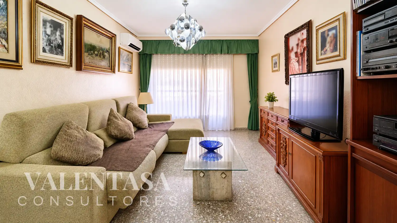 Sala d'estar de Pis en venda en Valencia amb Aire condicionat, Calefacció i Moblat