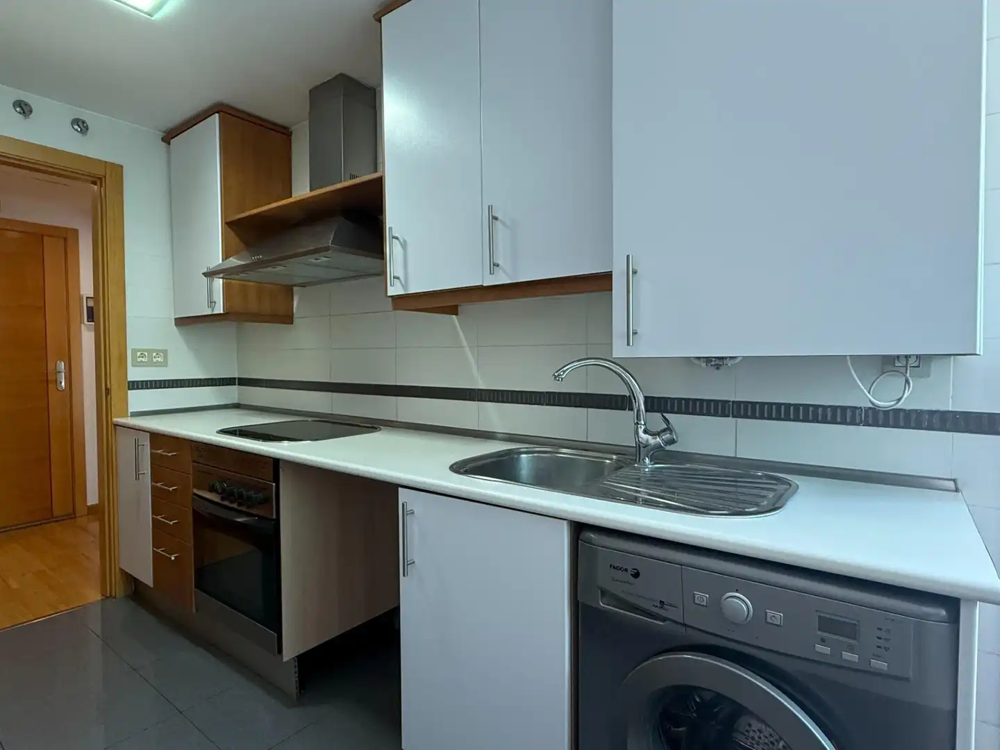 Cocina de Apartamento en venta en Yebes con Calefacción, Terraza y Piscina comunitaria