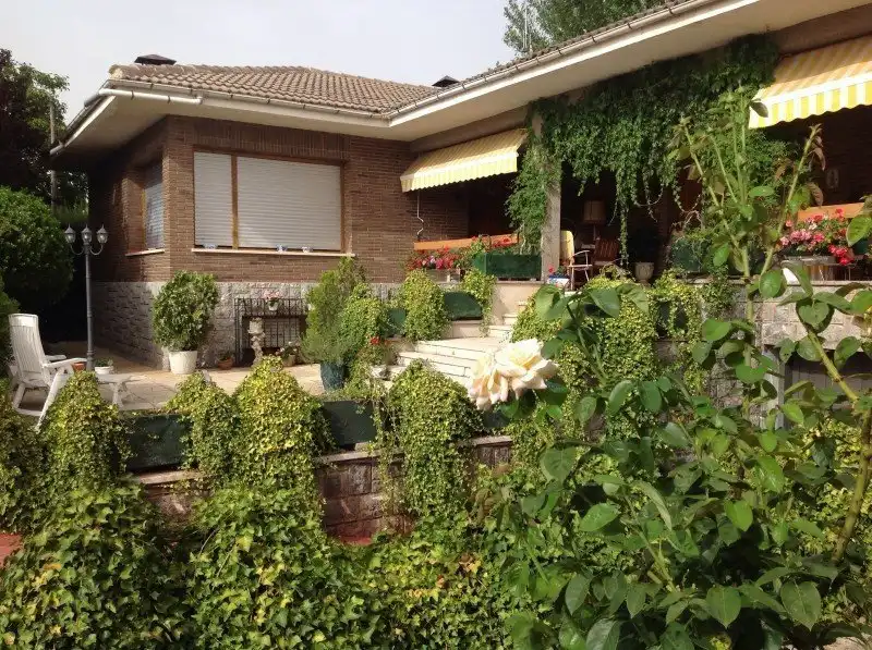 Jardín de Casa o chalet en venta en Santo Domingo de la Calzada con Calefacción, Jardín privado y Piscina