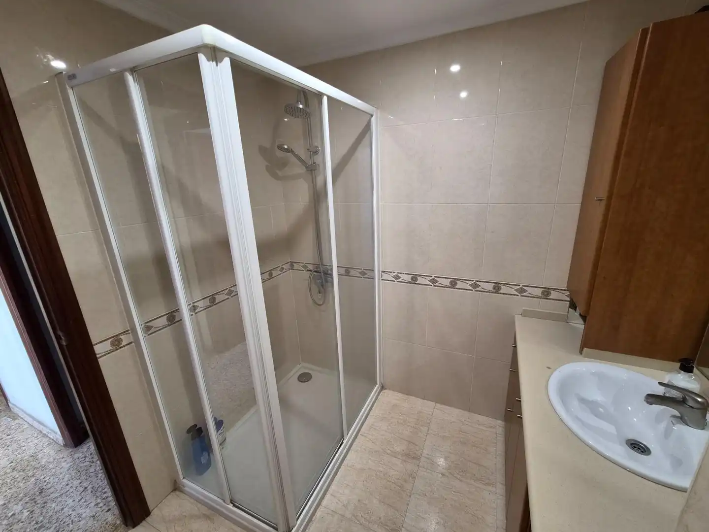 Baño de Piso en venta en Valencia con Aire acondicionado