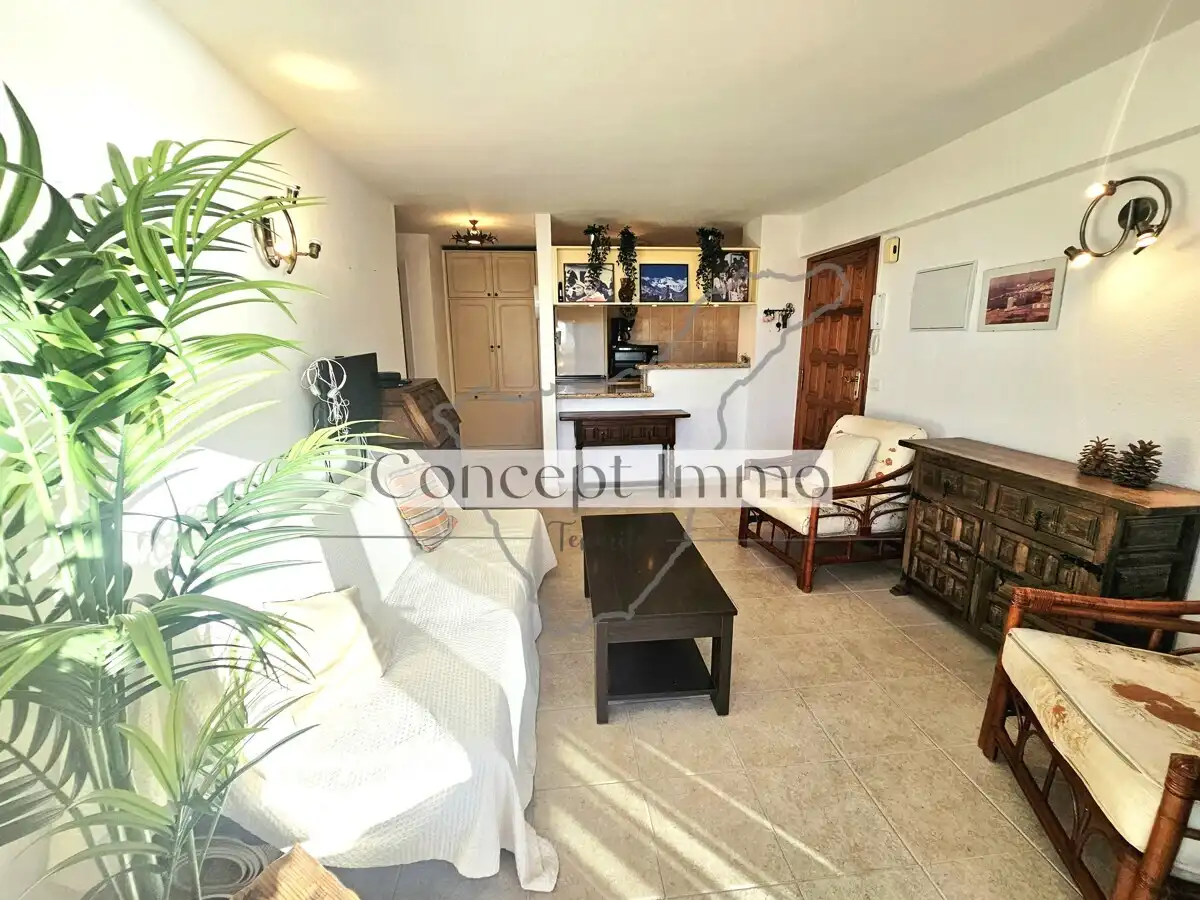 Sala de estar de Ático en venta en Arona con Terraza, Trastero y Balcón