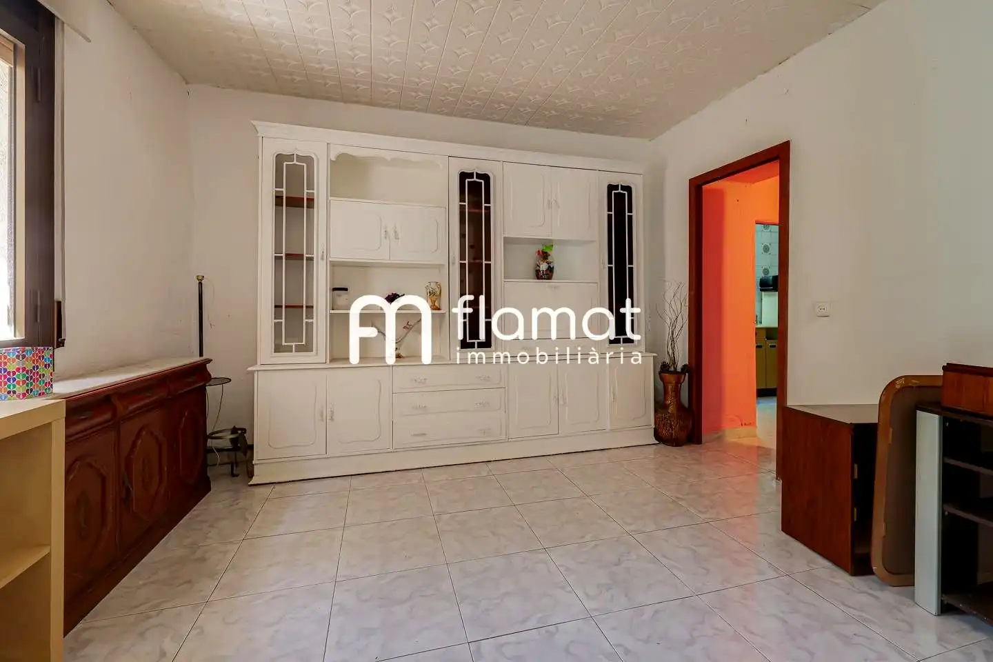 Wohnzimmer von Country house zum Verkauf in Santa Coloma de Gramenet mit Privatgarten und Terrasse