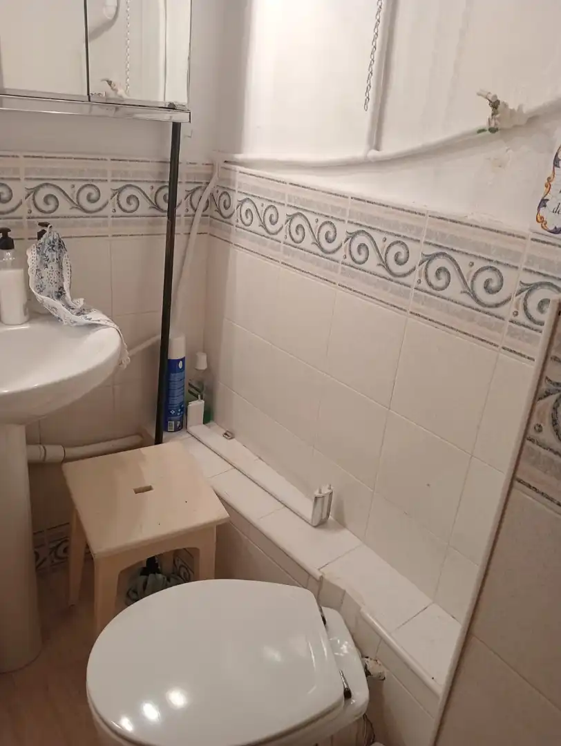 Baño de Apartamento en venta en Navarrete con Calefacción, Trastero y Amueblado