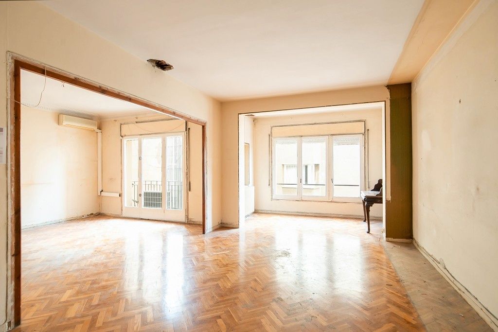 Sala d'estar de Apartament en venda en  Barcelona Capital amb Calefacció, Parquet i Traster