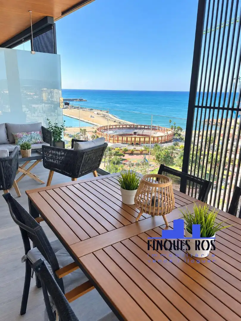 Appartamento con terrazza in vendita a Casco Urbano