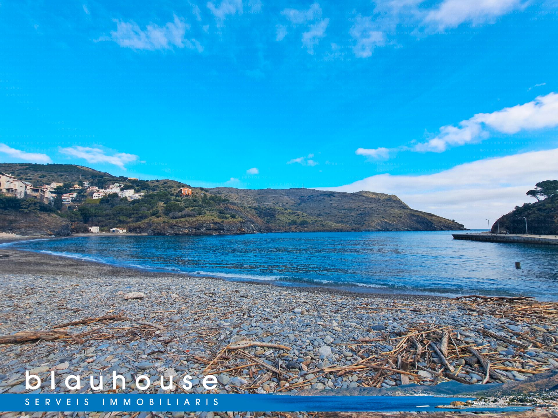 Vista exterior de Casa o xalet en venda en Portbou amb Calefacció, Terrassa i Traster