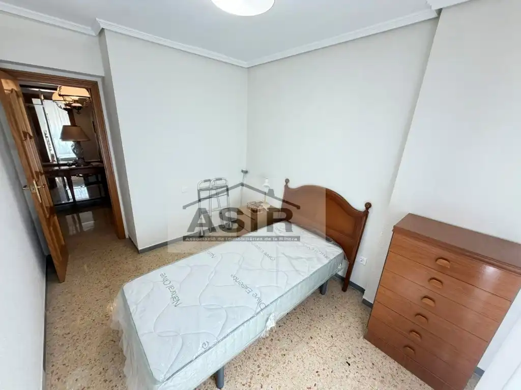 Habitación de Piso de alquiler en Alzira con Balcón