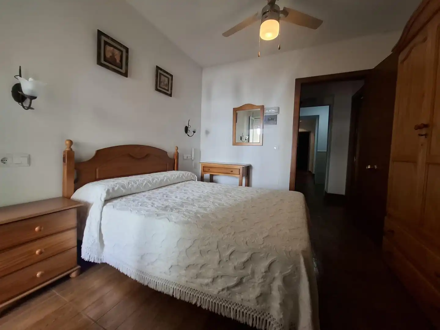 Habitación de Edificio en venta en Tolox