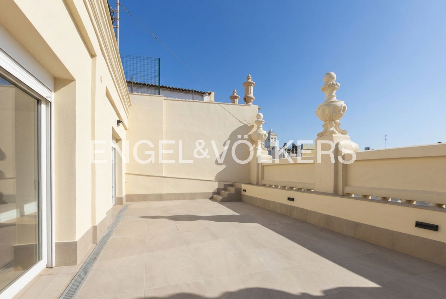 Terrace of Attic for rent in  Valencia Capital  with Air Conditioner, Heating and Terrace