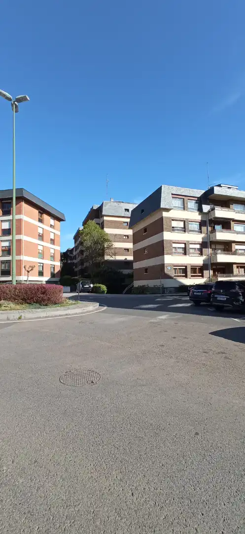 Außenansicht von Garage zum Verkauf in Getxo 