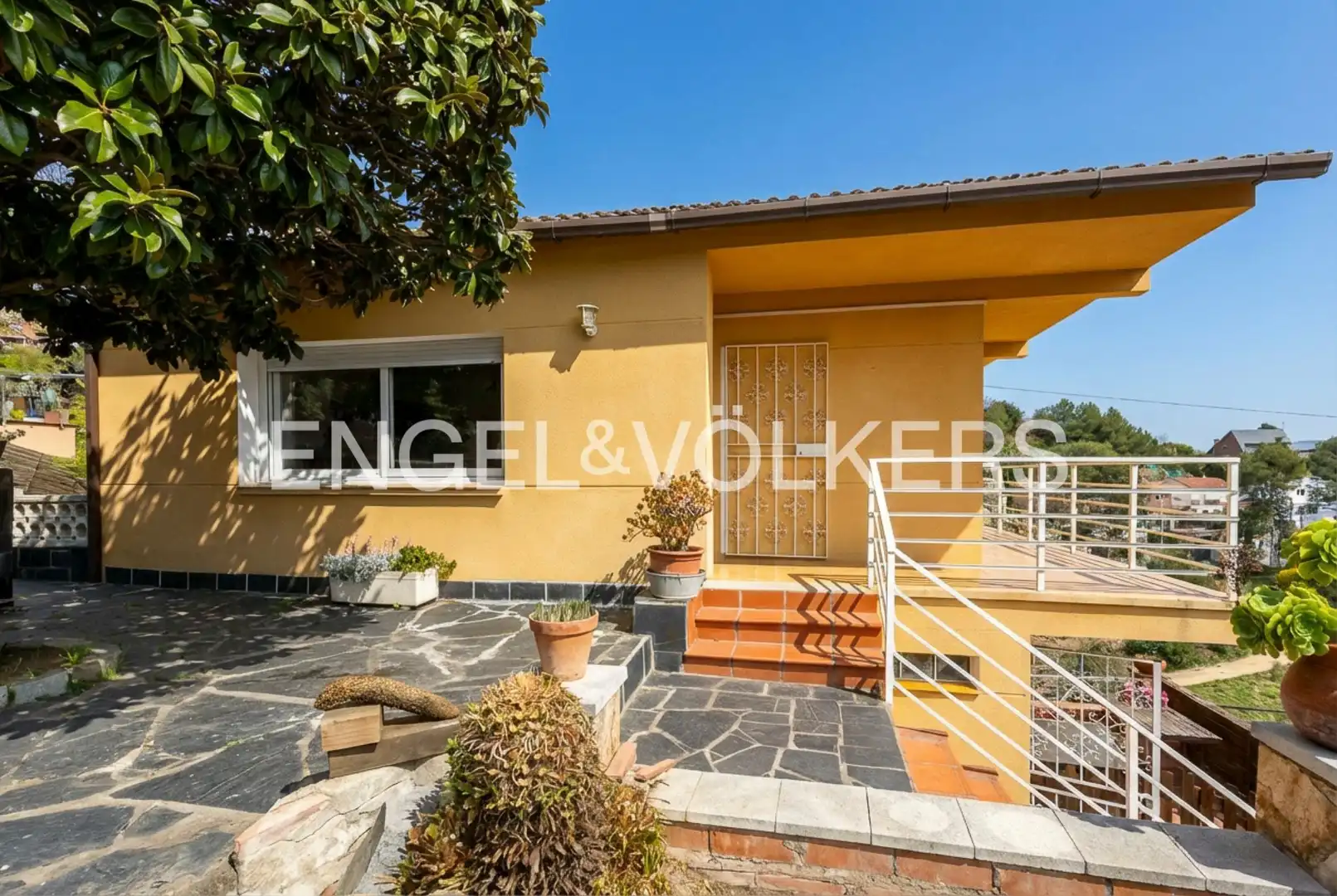 Vista exterior de Casa o chalet en venta en Cervelló con Calefacción, Jardín privado y Terraza
