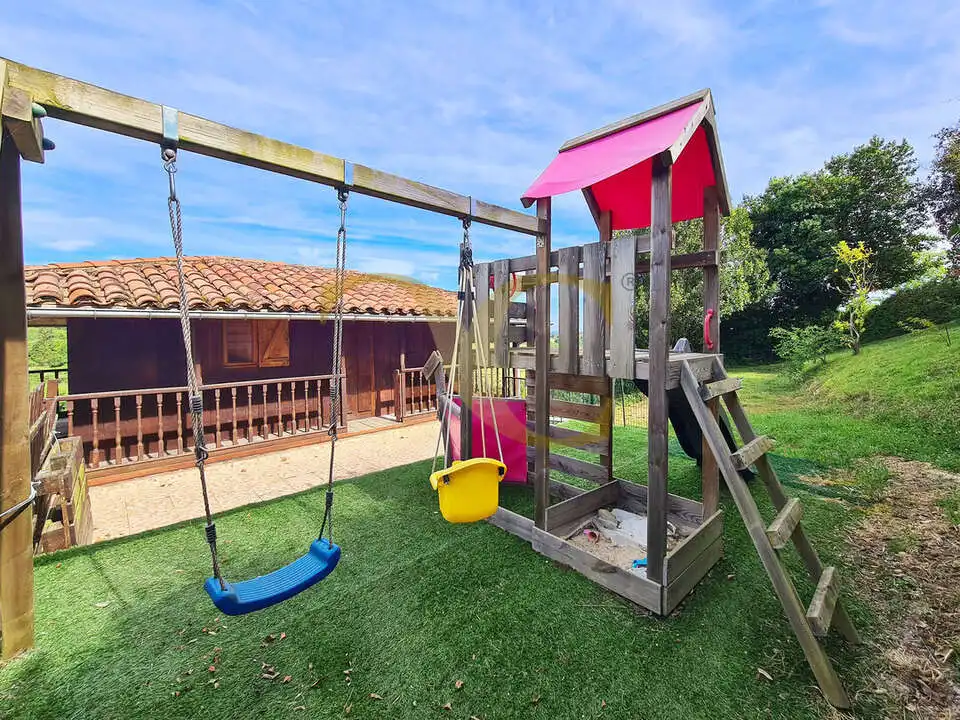 Jardín de Casa o chalet en venta en Gijón  con Calefacción, Jardín privado y Balcón