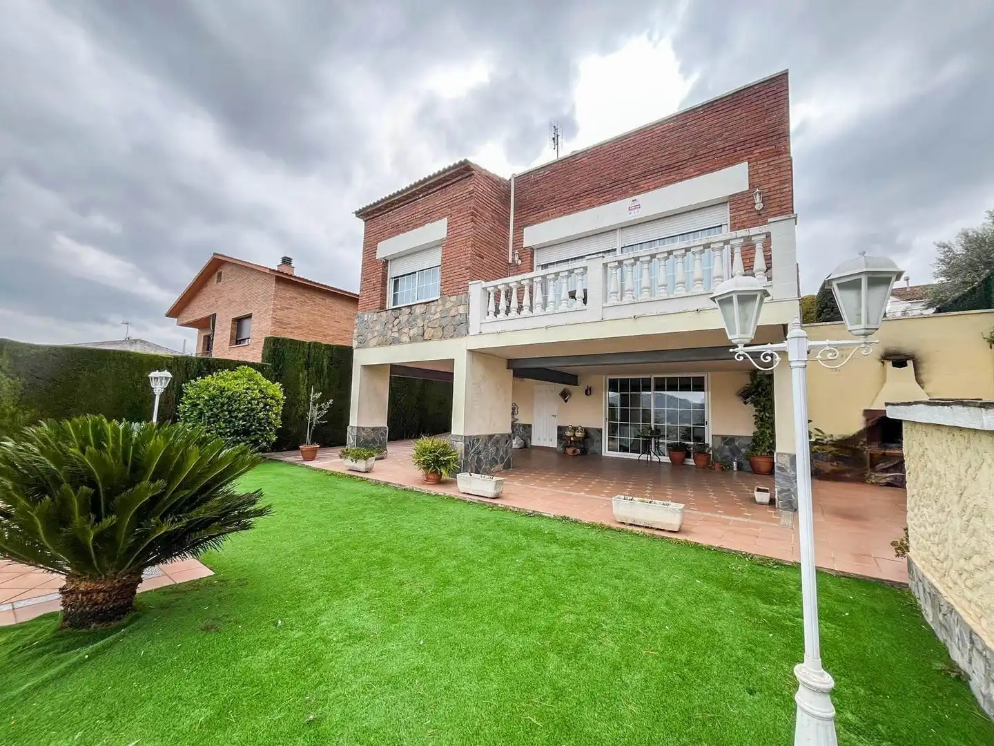 Vista exterior de Casa o xalet en venda en Esparreguera amb Aire condicionat, Calefacció i Jardí privat