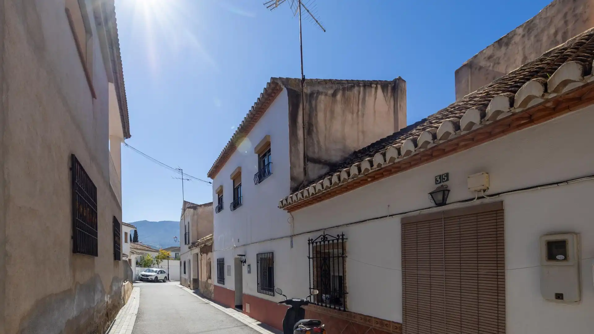 Vista exterior de Casa adosada en venda en El Valle amb Aire condicionat, Terrassa i Traster