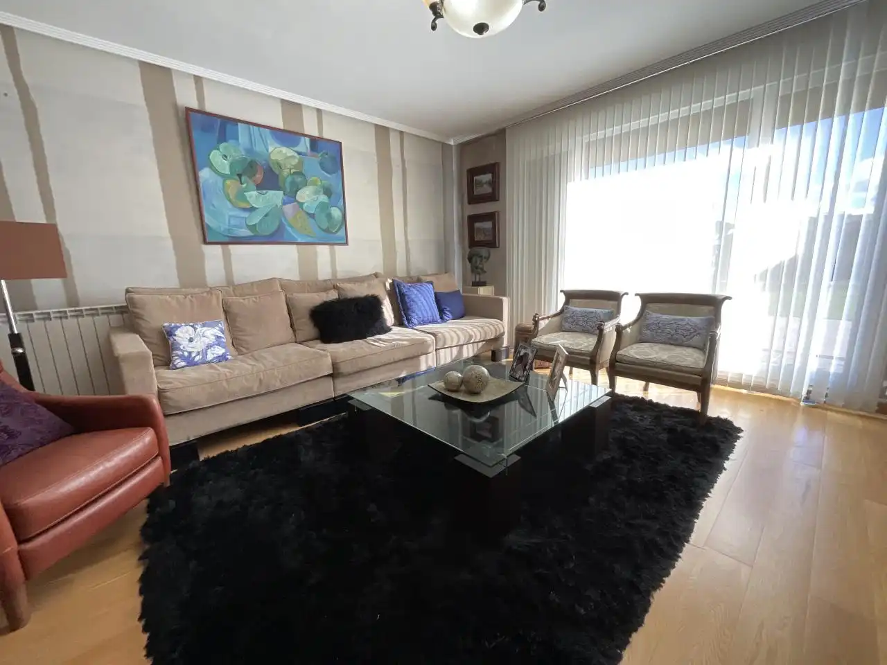 Sala d'estar de Casa adosada en venda en Cirueña amb Calefacció, Jardí privat i Parquet