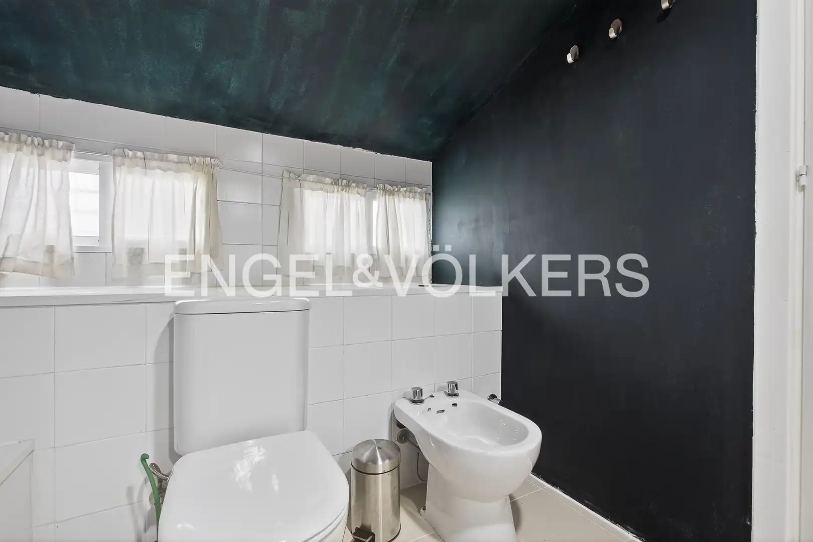 Bathroom of Houses for sale in Tomares  with Air Conditioner, Heating and Private garden