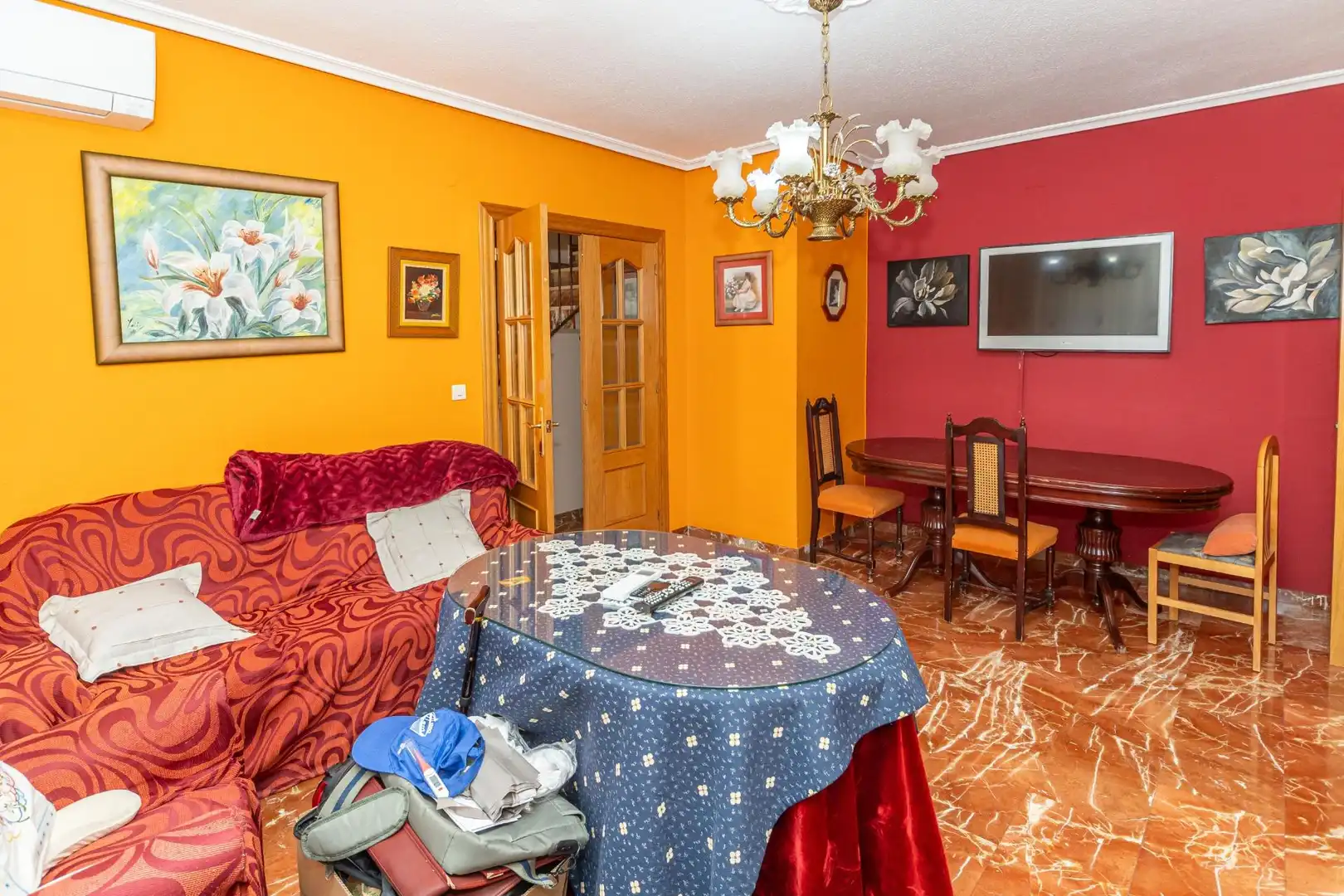 Sala d'estar de Casa adosada en venda en Guadix