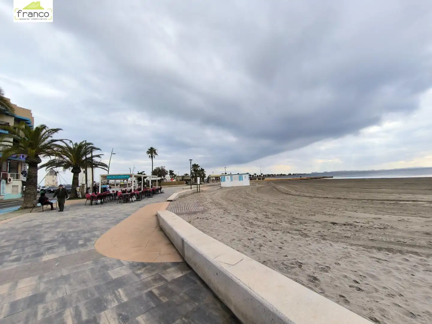 Vista exterior de Pis en venda en San Pedro del Pinatar amb Moblat i Balcó