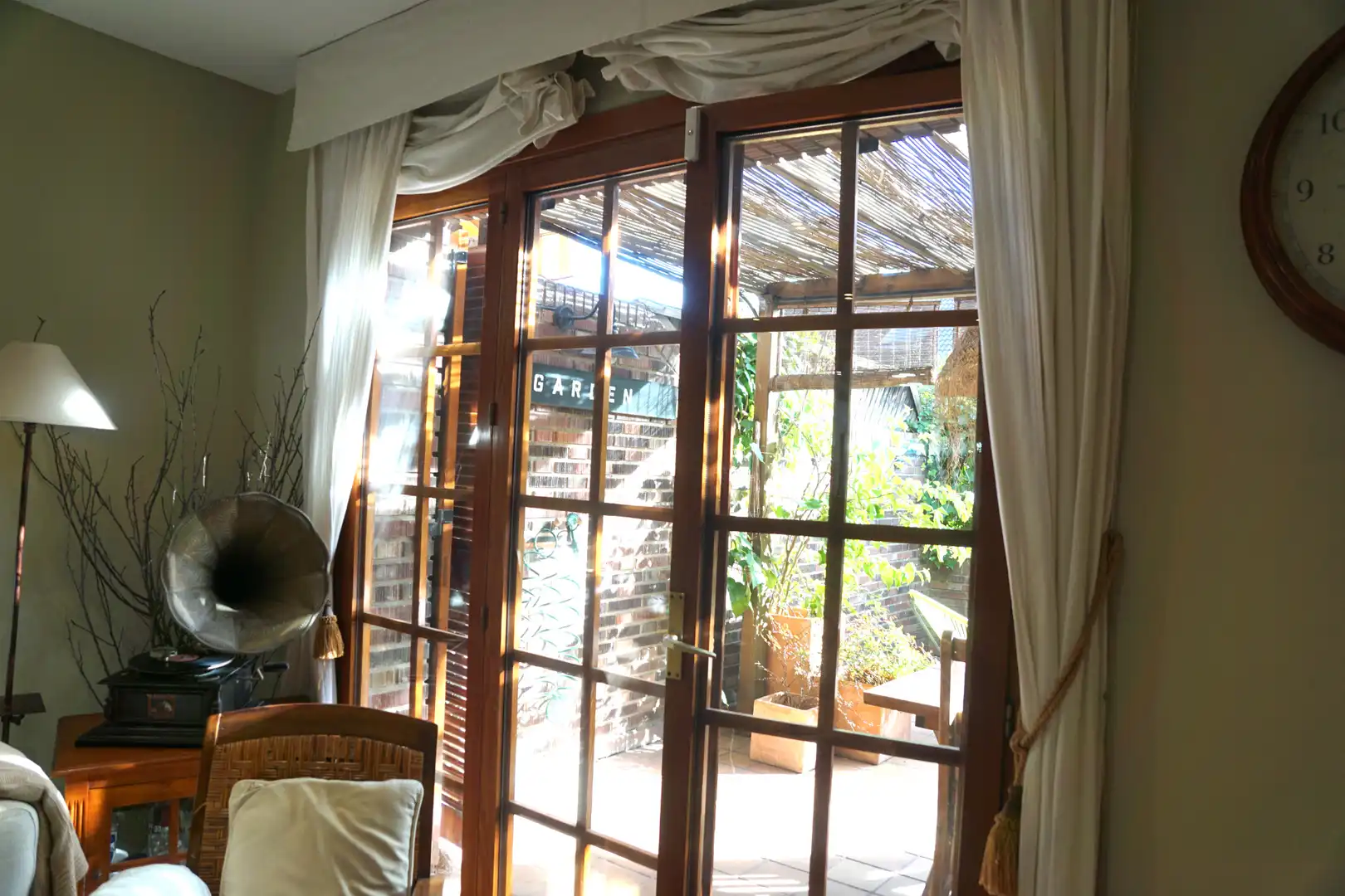 Einfamilien-Reihenhaus zum Verkauf in Badalona mit Klimaanlage, Heizung und Privatgarten