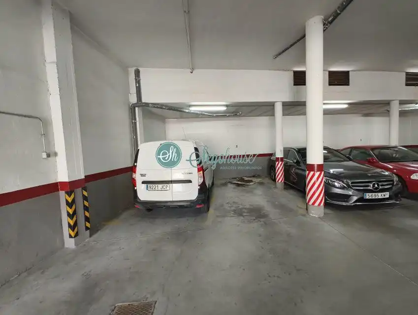 Parking de Piso de alquiler en Segovia con Calefacción, Parquet y Terraza