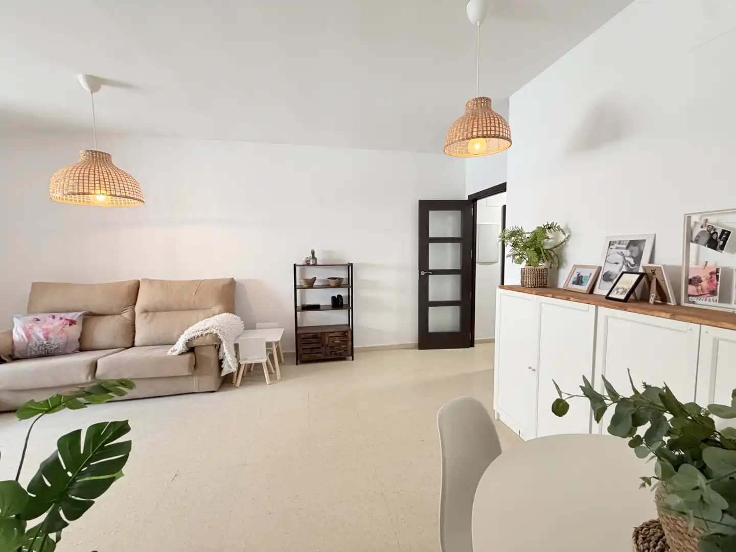 Sala d'estar de Pis en venda en Mairena del Aljarafe amb Aire condicionat i Traster