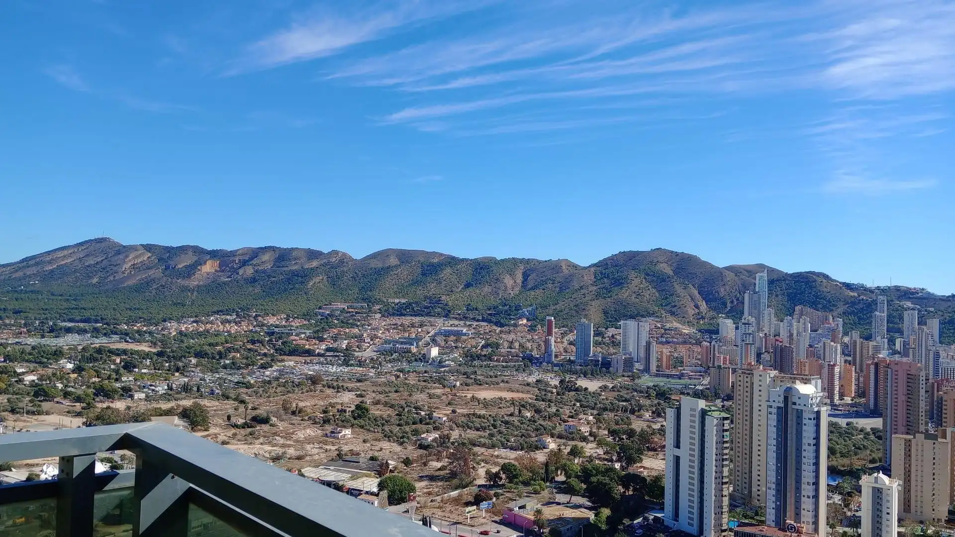 Vista exterior de Apartament en venda en Benidorm amb Aire condicionat, Calefacció i Jardí privat