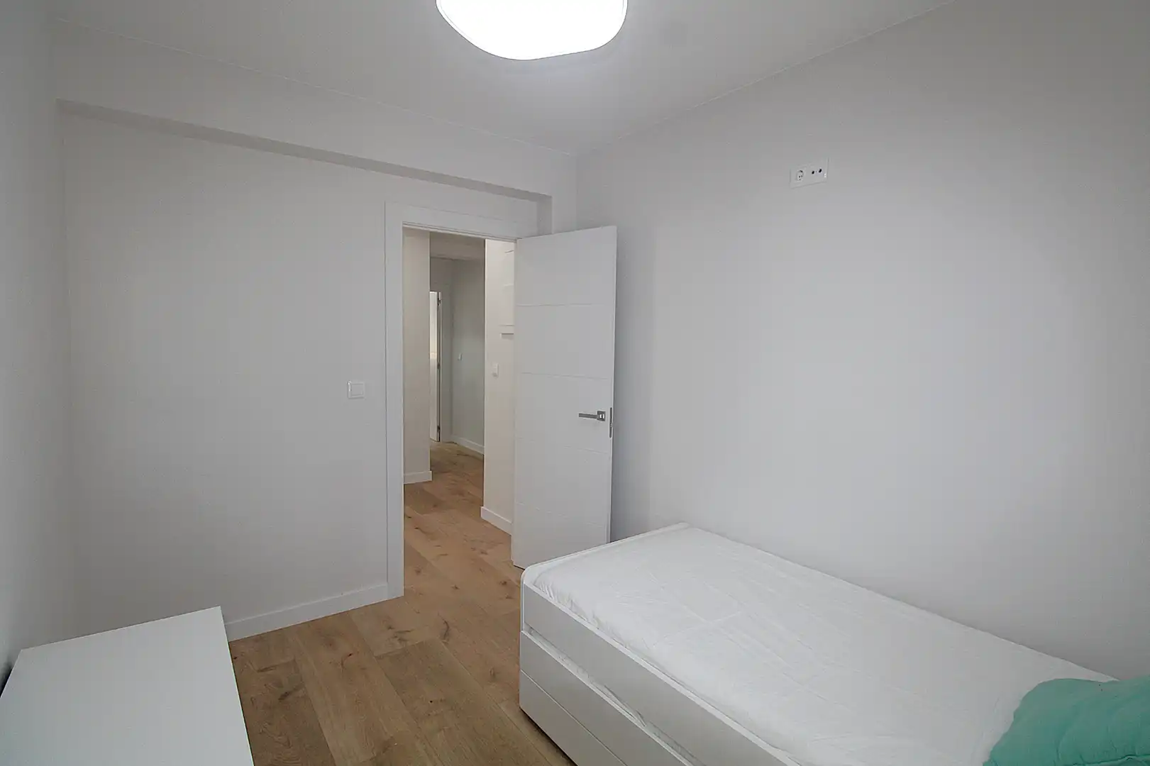 Dormitori de Apartament de lloguer en Valencia amb Parquet, Moblat i Forn