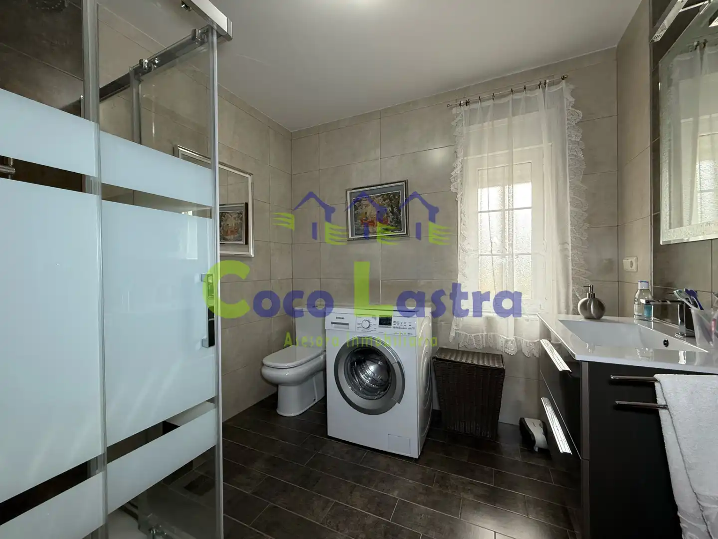 Baño de Casa adosada en venta en Nava de Francia con Calefacción, Jardín privado y Terraza