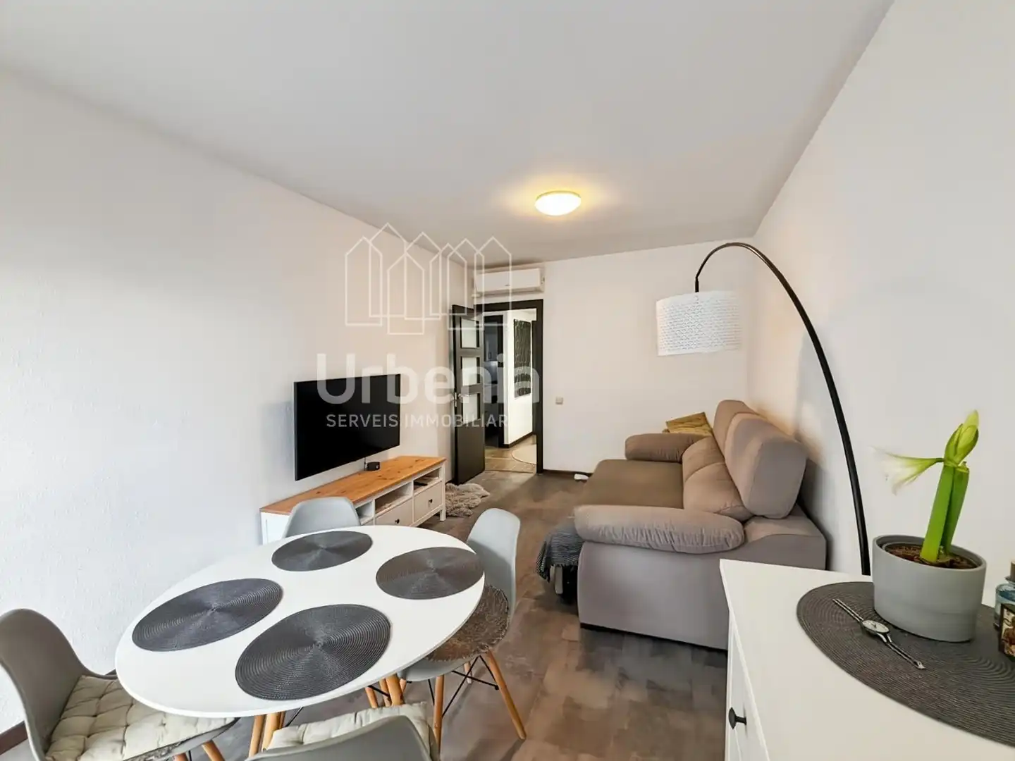 Living room of Flat for sale in Blanes  with Air Conditioner, Terrace and Swimming Pool