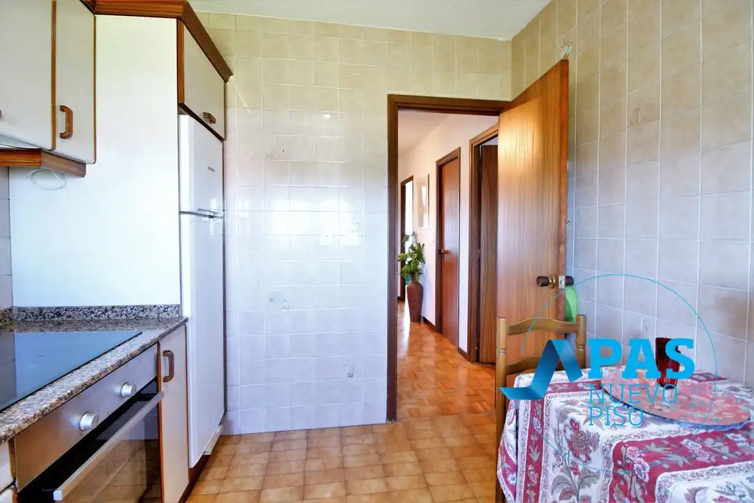 Cocina de Piso en venta en Santander con Calefacción, Trastero y Amueblado