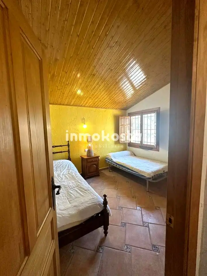 Dormitori de Casa o xalet en venda en Sella amb Jardí privat i Terrassa