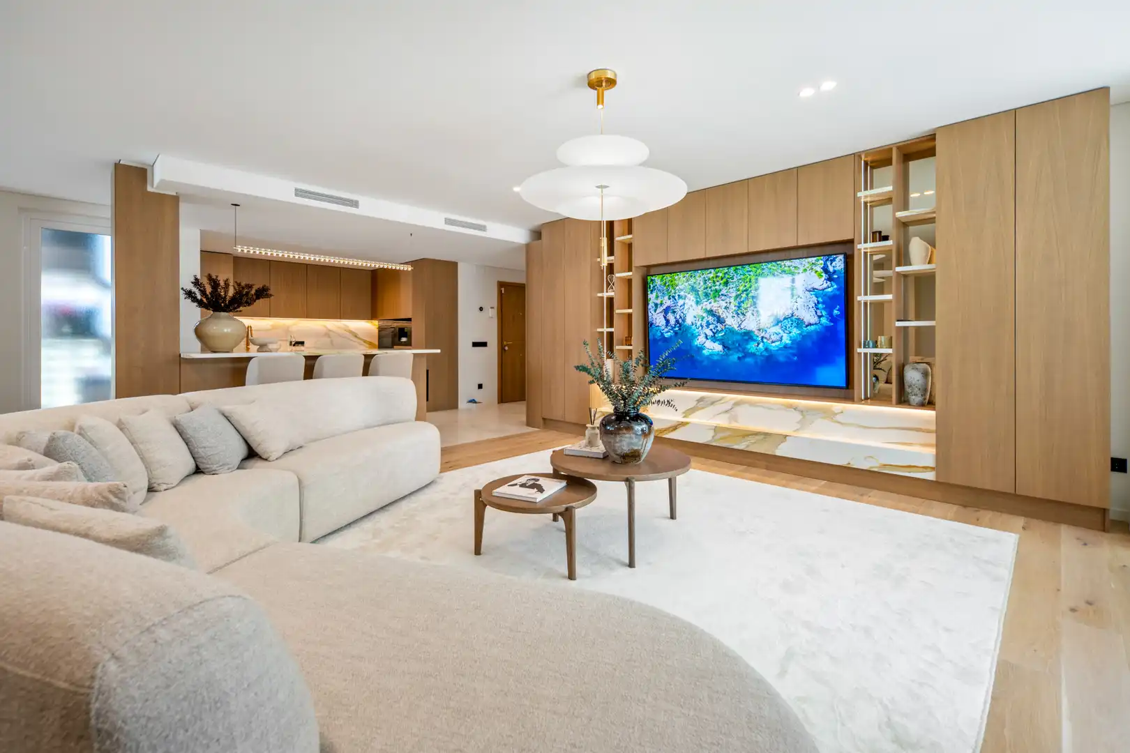 Wohnzimmer von Dachboden zum Verkauf in Marbella mit Klimaanlage, Terrasse und Schwimmbad