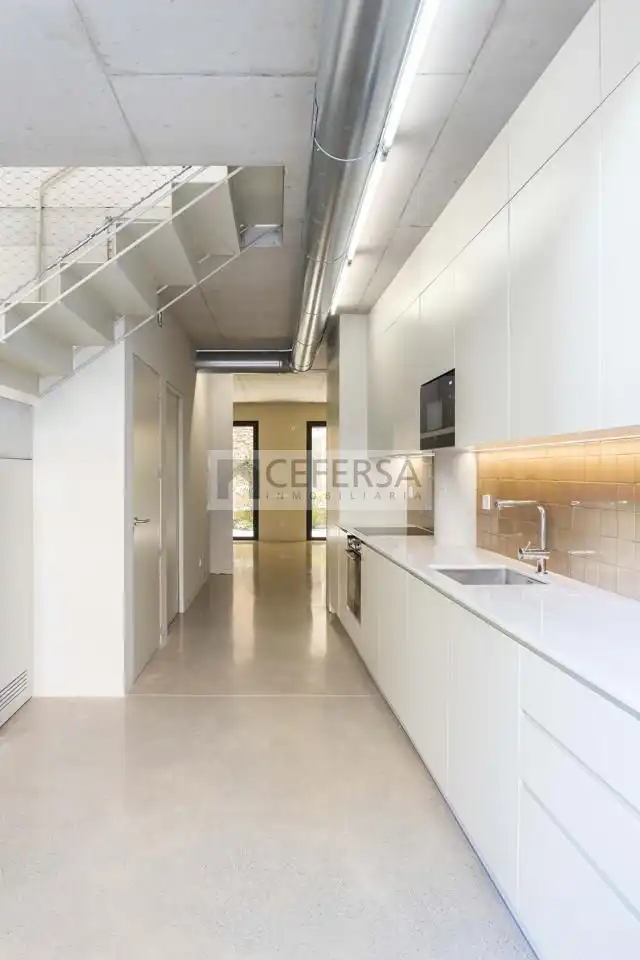 Cuina de Planta baixa en venda en Barcelona amb Aire condicionat, Calefacció i Terrassa