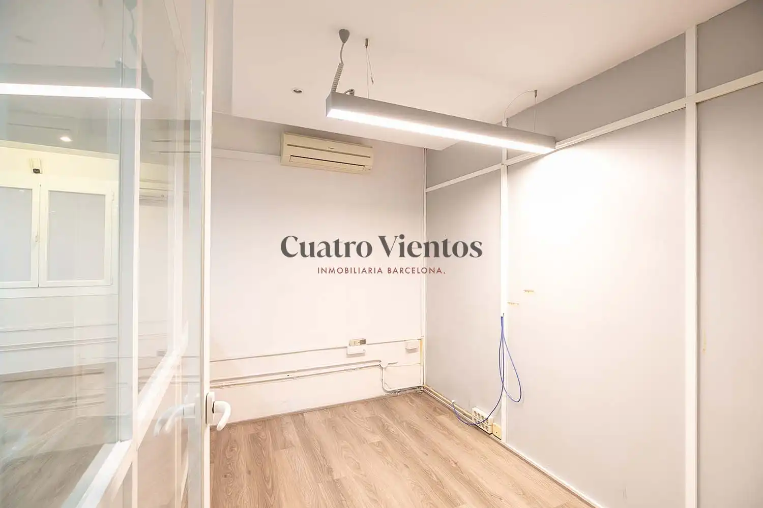 Office for sale in Barcelona  with Air Conditioner and Heating