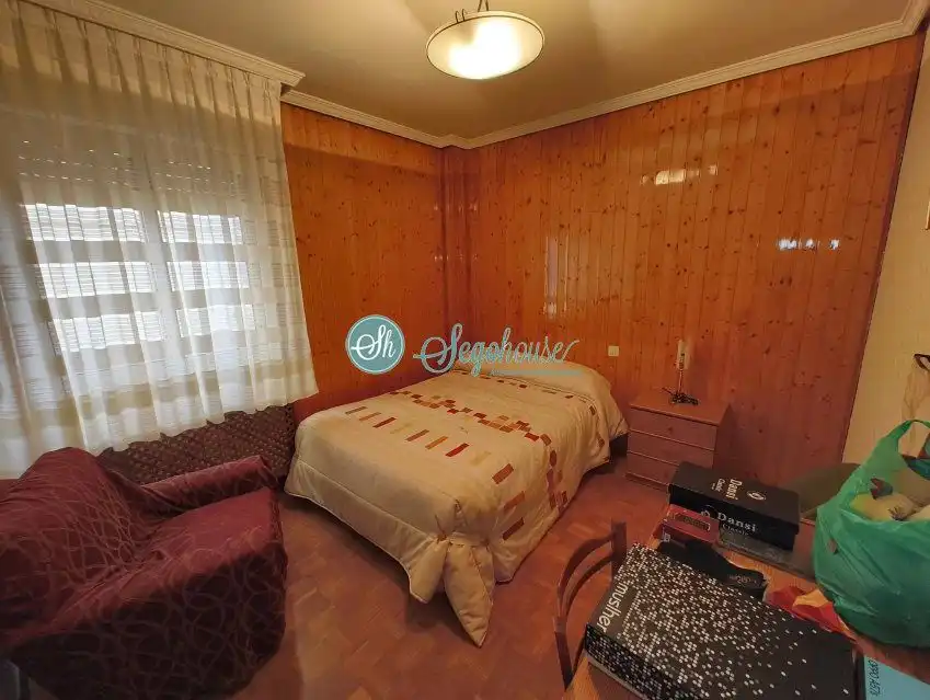 Bedroom of Flat for sale in Segovia  with Heating, Parquet flooring and Terrace