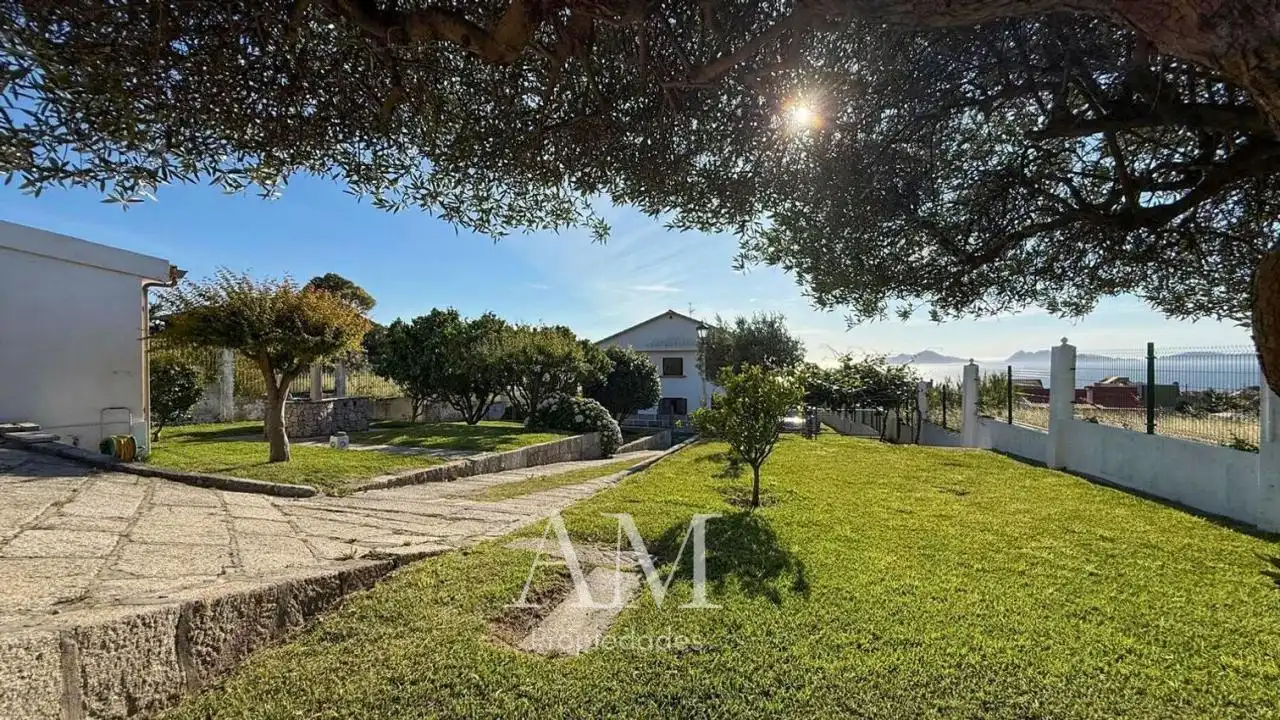 Jardí de Casa o xalet en venda en Vigo  amb Calefacció, Jardí privat i Terrassa