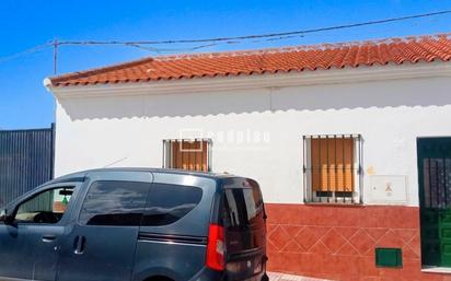 Exterior view of House or chalet for sale in Humilladero