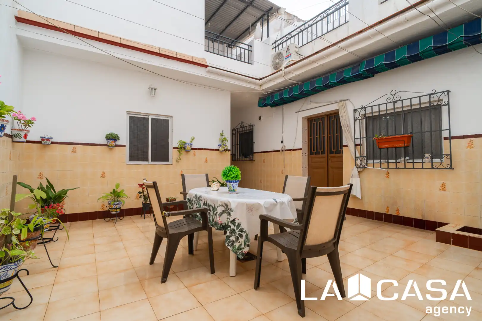 Terrace of Houses for sale in Dos Hermanas  with Air Conditioner, Heating and Furnished