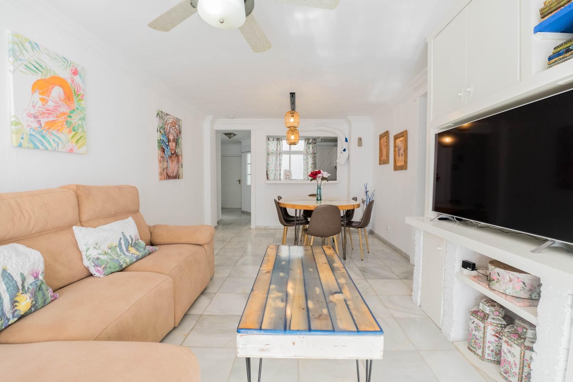 Living room of Apartment for sale in Marbella  with Air Conditioner, Furnished and Balcony