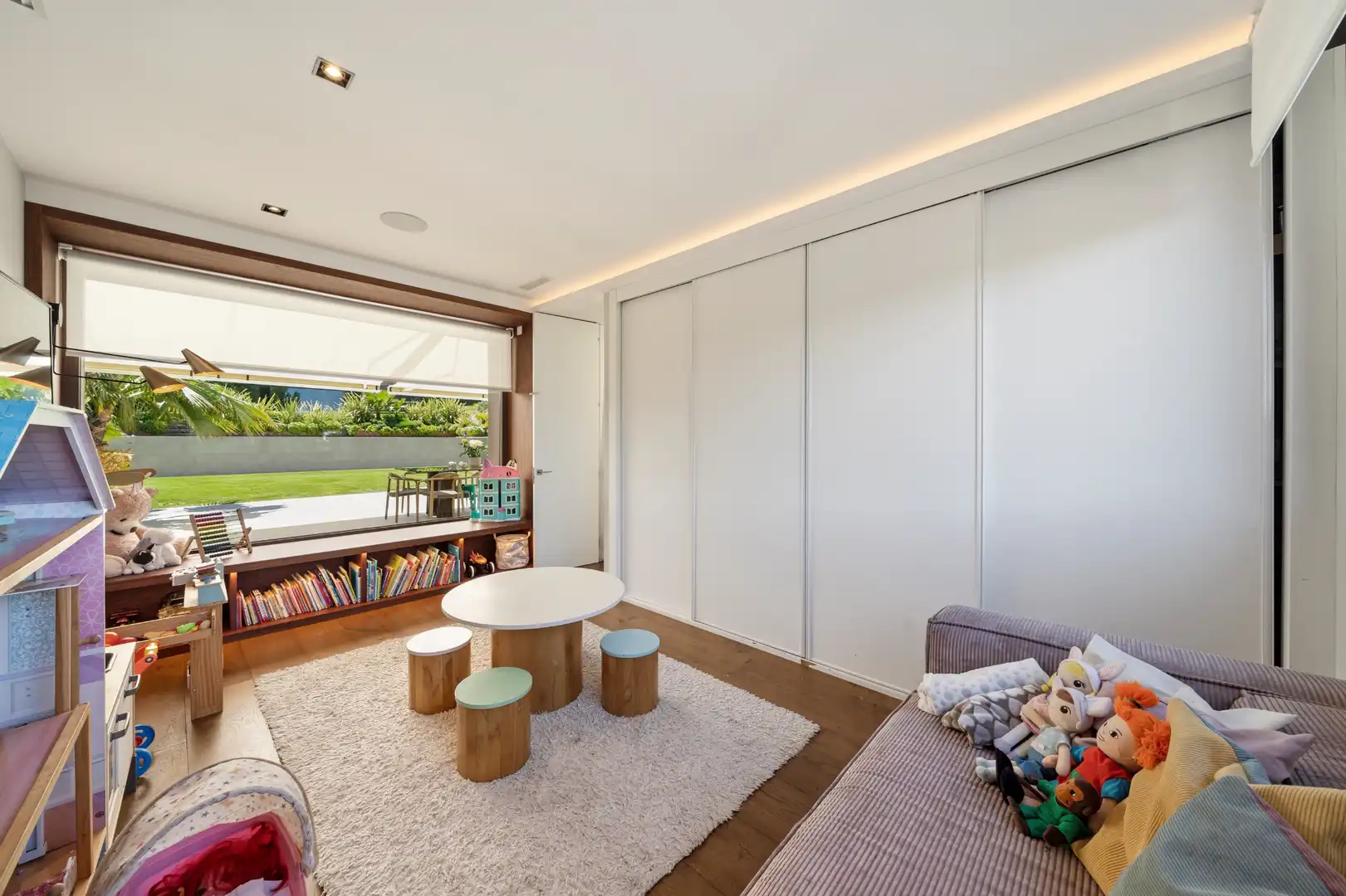 Sala de estar de Casa o chalet en venta en Las Rozas de Madrid con Aire acondicionado, Calefacción y Jardín privado