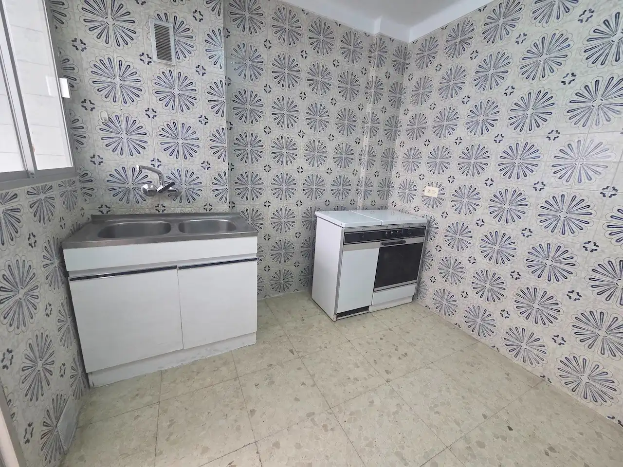 Kitchen of Flat for sale in Vélez-Málaga  with Terrace and Storage room
