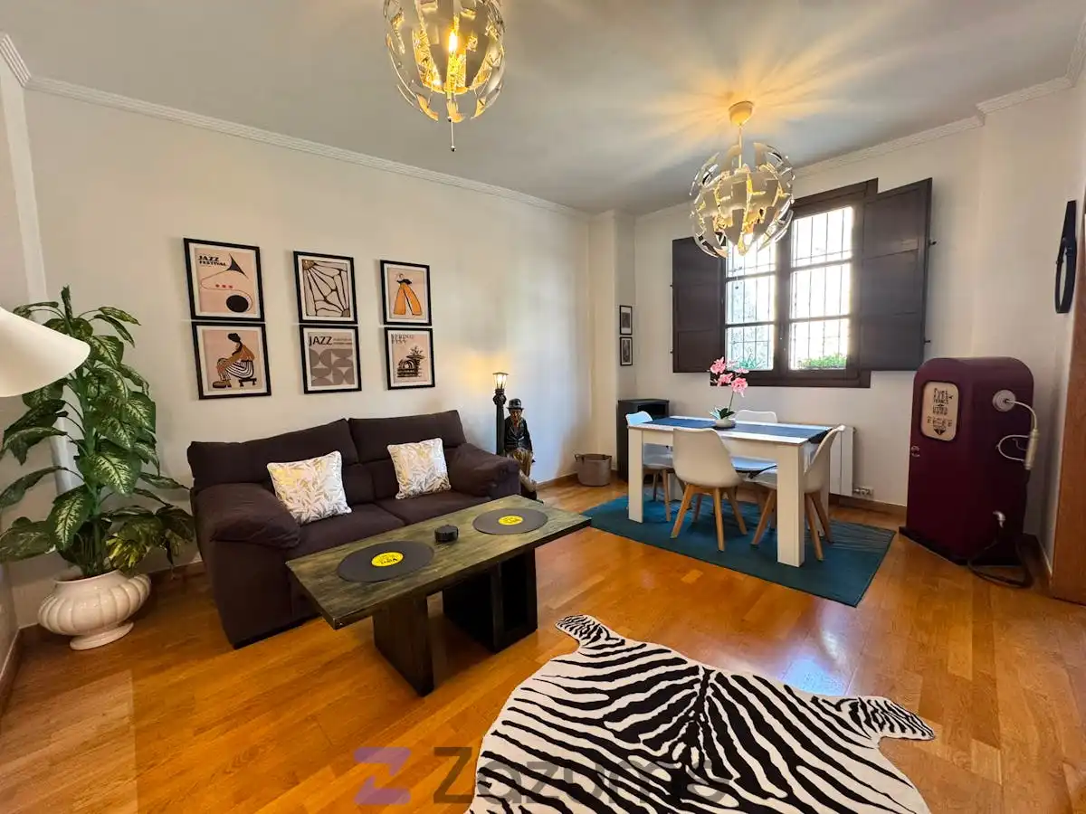 Sala d'estar de Apartament de lloguer en Granada amb Aire condicionat, Calefacció i Parquet